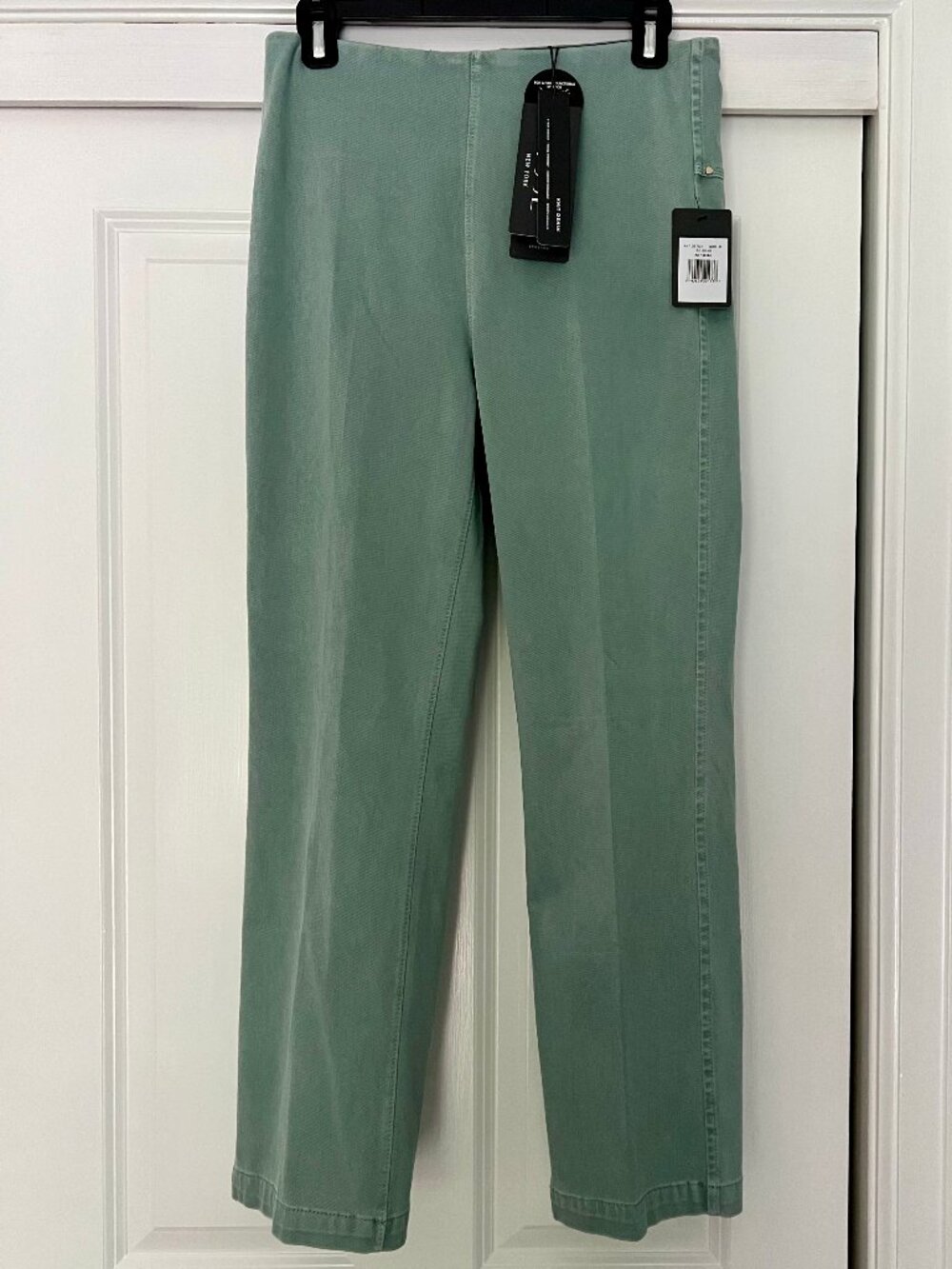 Lyssé Ankle Denim Baby Bootcut Pants size M